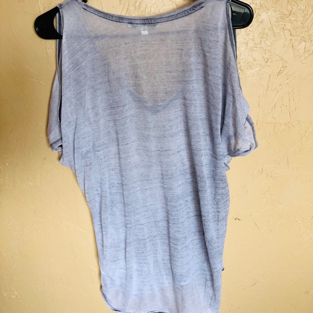 Cold shoulder top - Picture 3 of 4